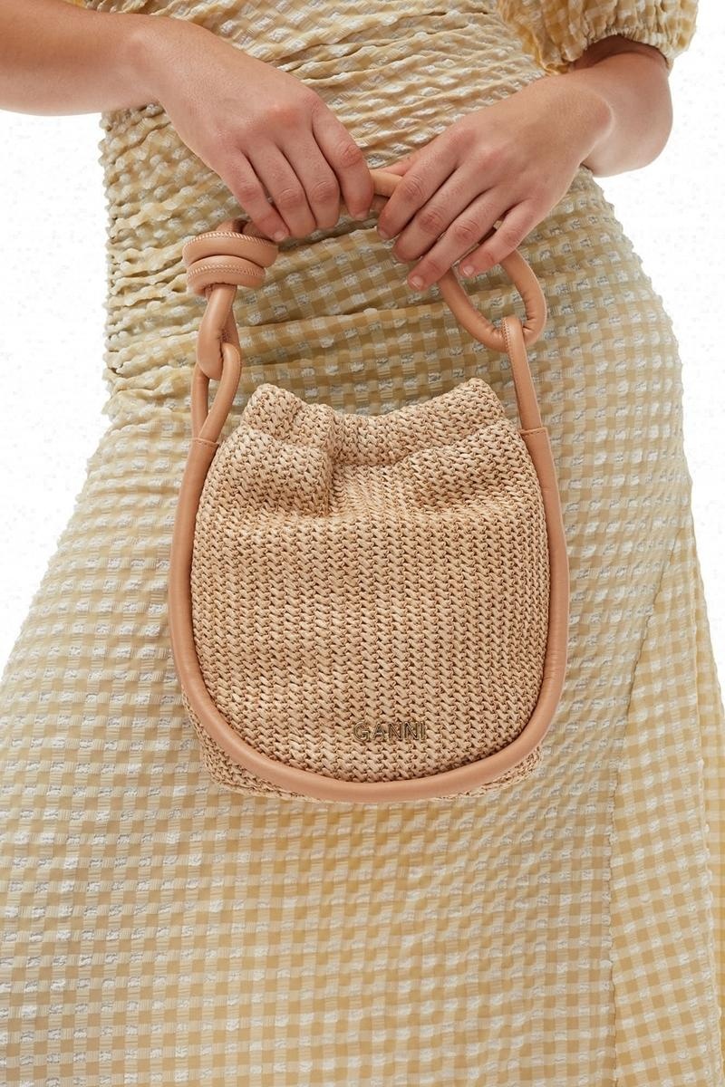 Ganni Small Knot Bucket Raffia Shoulder bag Braun | TKMOQ3076